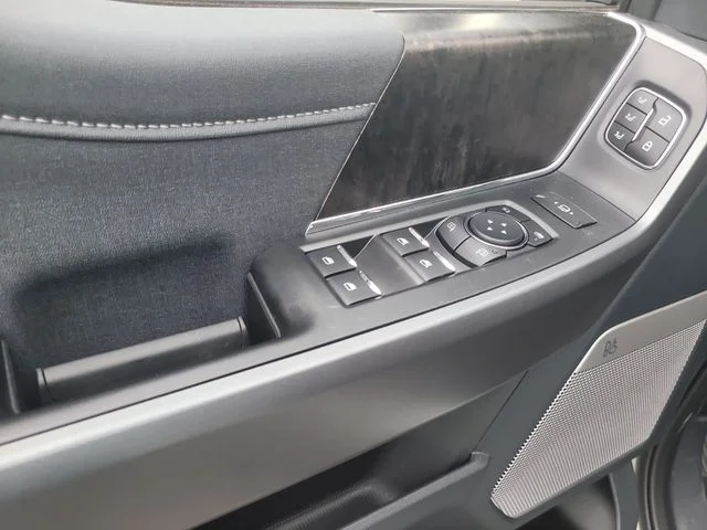 New 2025 White Metallic Ford Lariat image 18