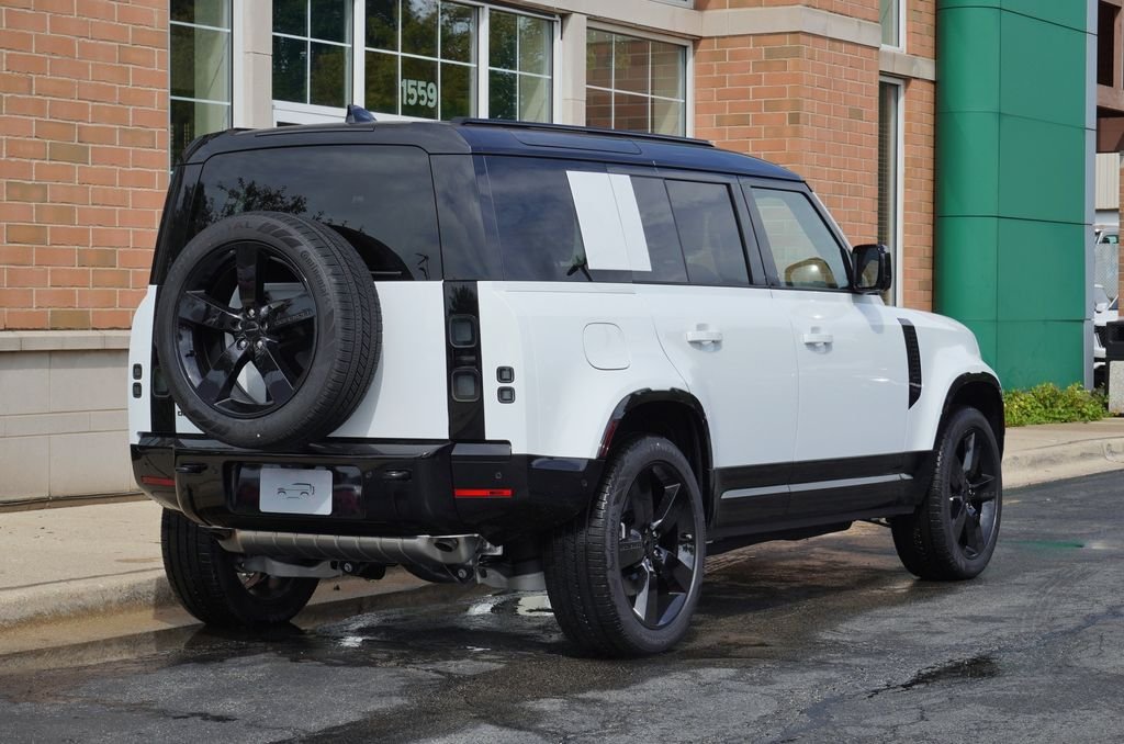 New 2026 Fuji White Land Rover X-Dynamic SE image 6