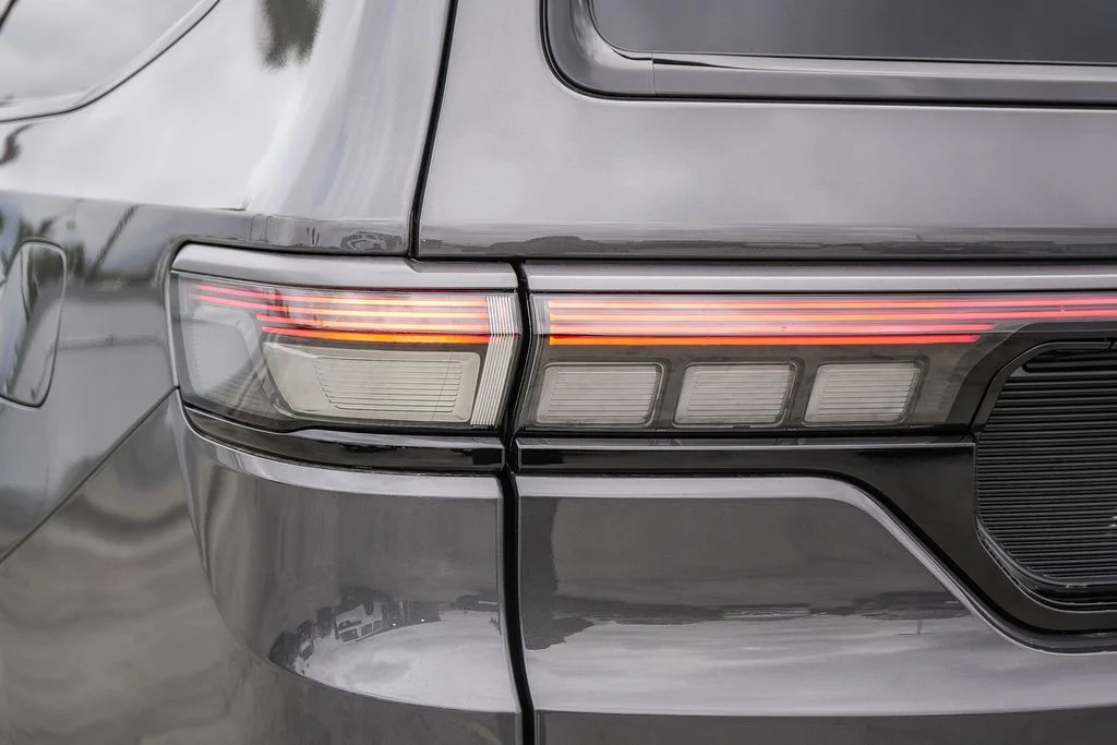 New 2026 Gray Jeep Summit Obsidian image 10
