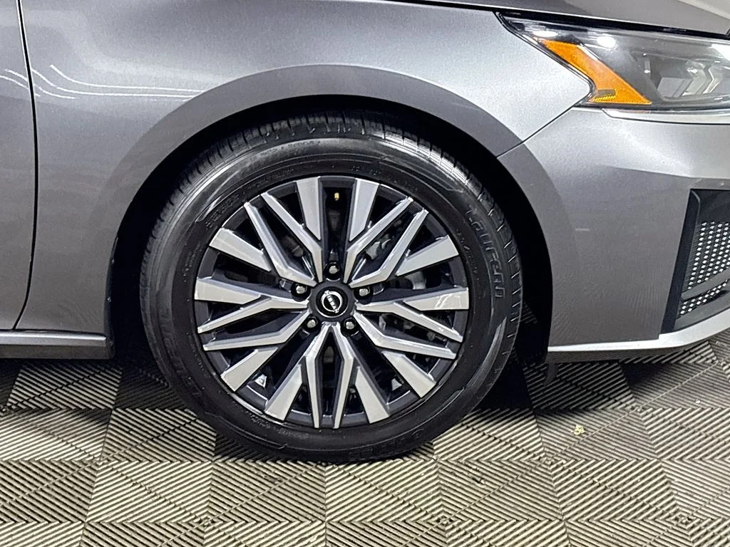 Used 2023 Gray Nissan 2.5 SV image 24