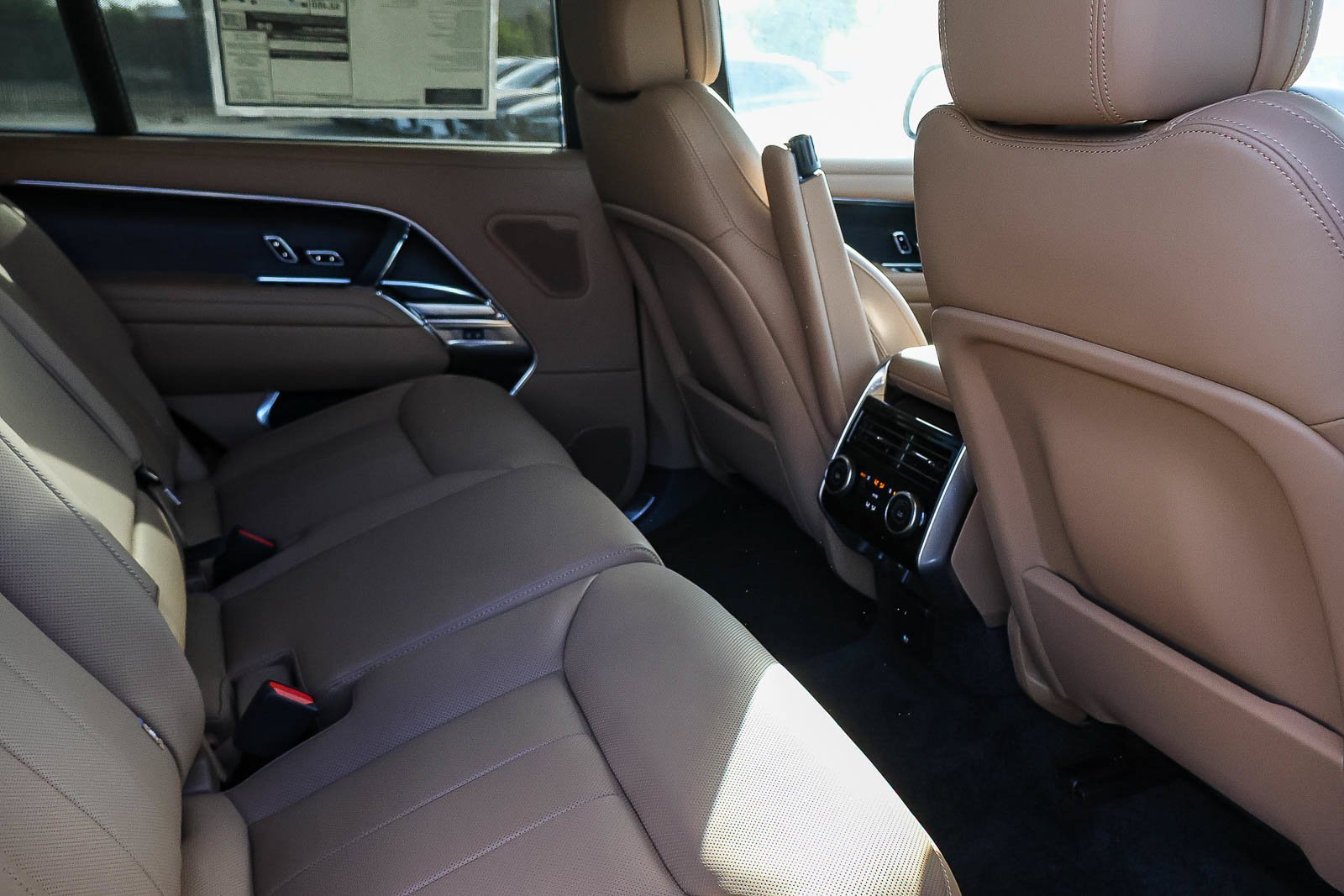 New 2026 Fuji White Land Rover SE image 19