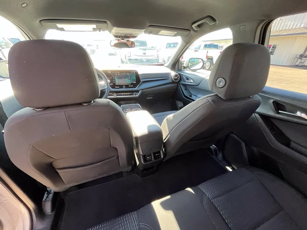 Used 2026 Summit White Chevrolet LT image 15