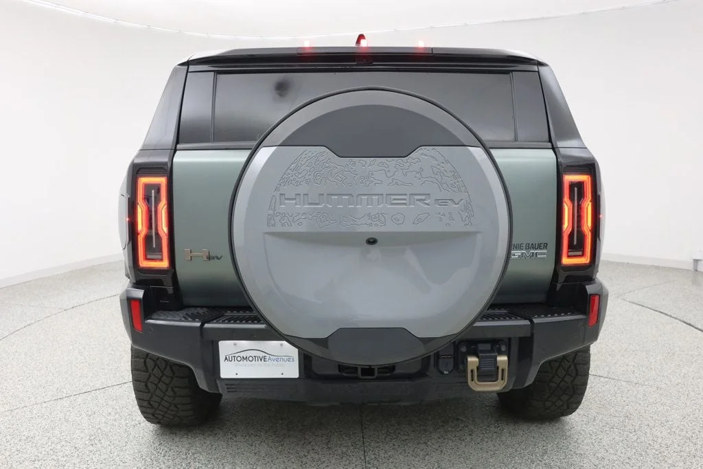 Used 2024 Moonshot Green Matte GMC e4WD 4dr 3x Edition 1 w/ Extreme Off-Road & Bronze Beadlock Pkgs image 5