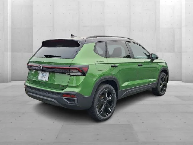 New 2026 Green Volkswagen 1.5T SE Black image 4