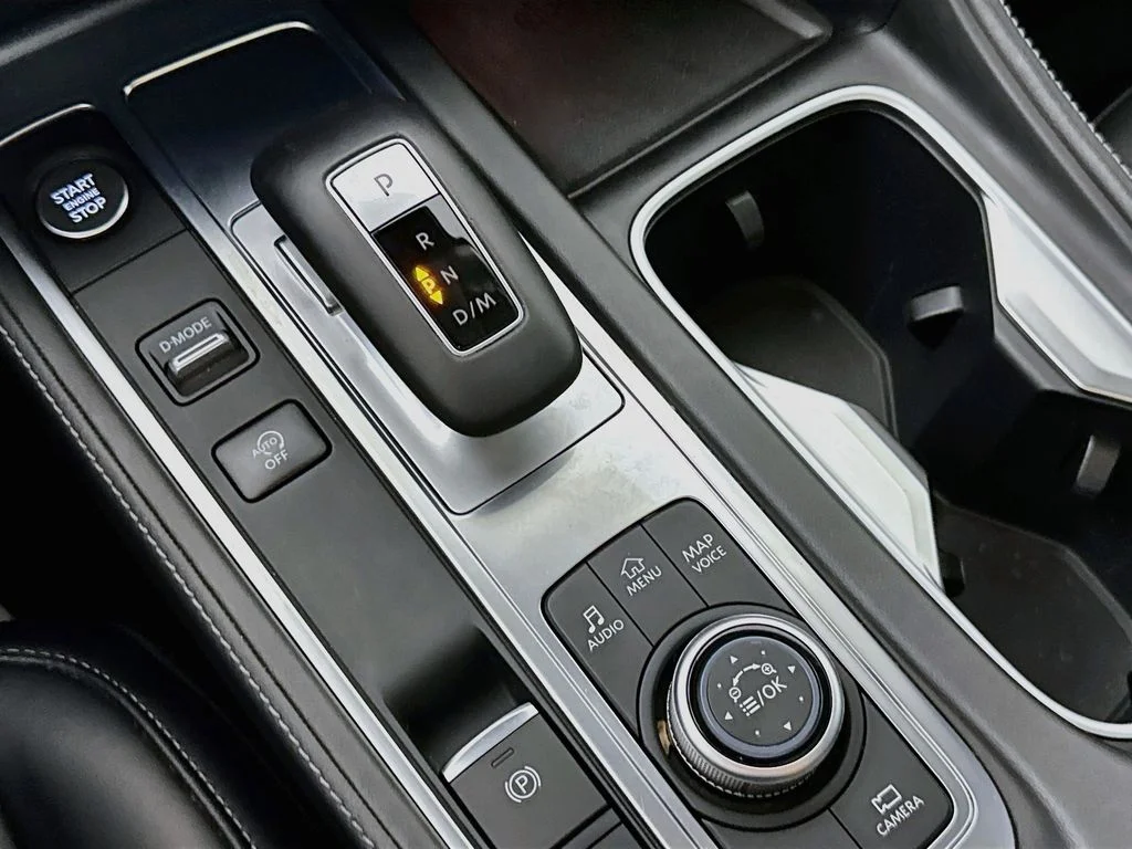 Certified Used 2023 Mineral INFINITI LUXE image 23