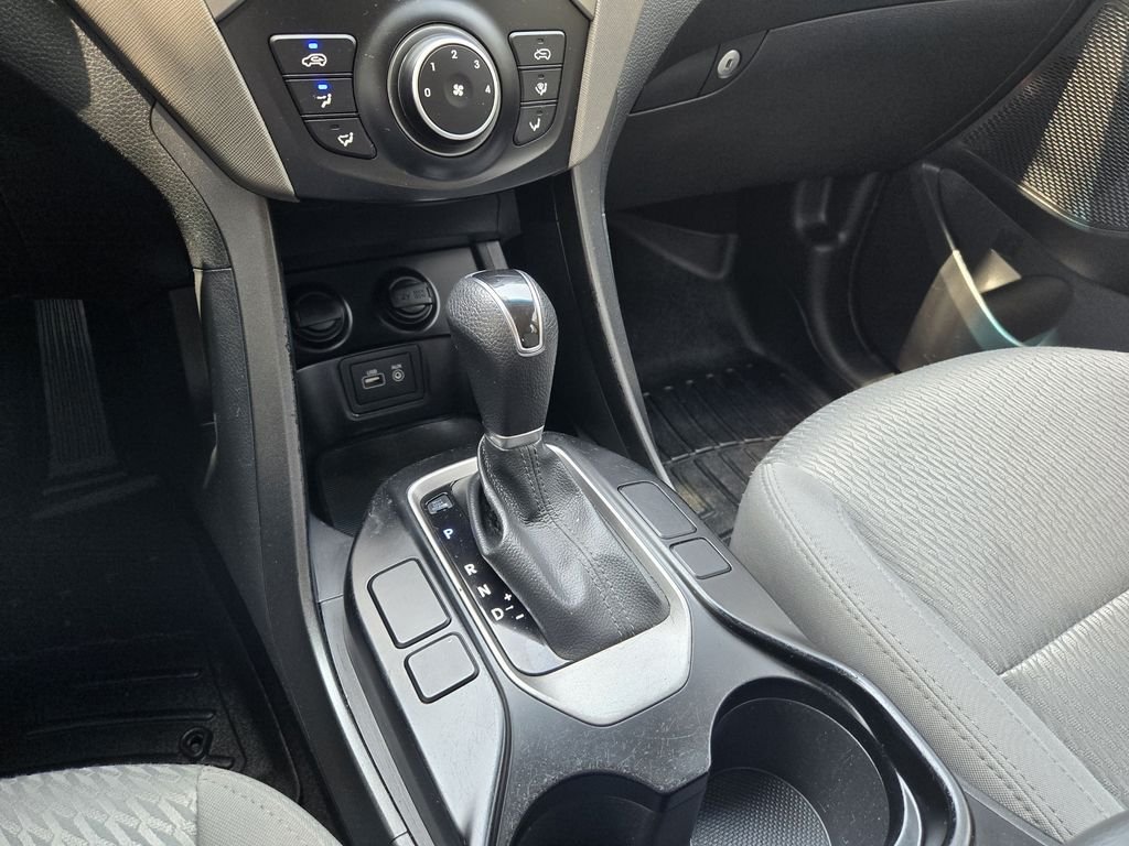 Used 2018 White Hyundai 2.4 Base image 14