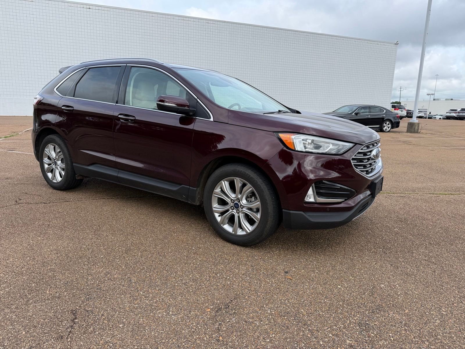 2020 Ford Edge Titanium's photo