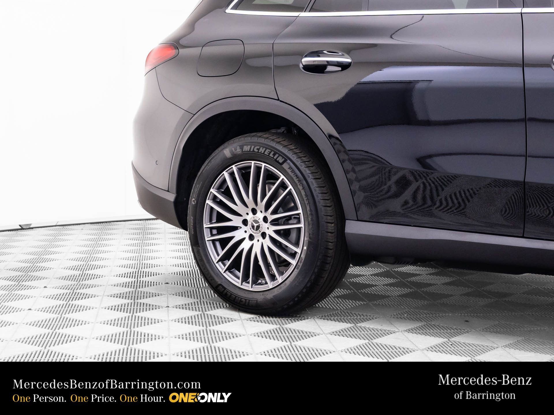 New 2026 Black Mercedes-Benz GLC 300 image 81