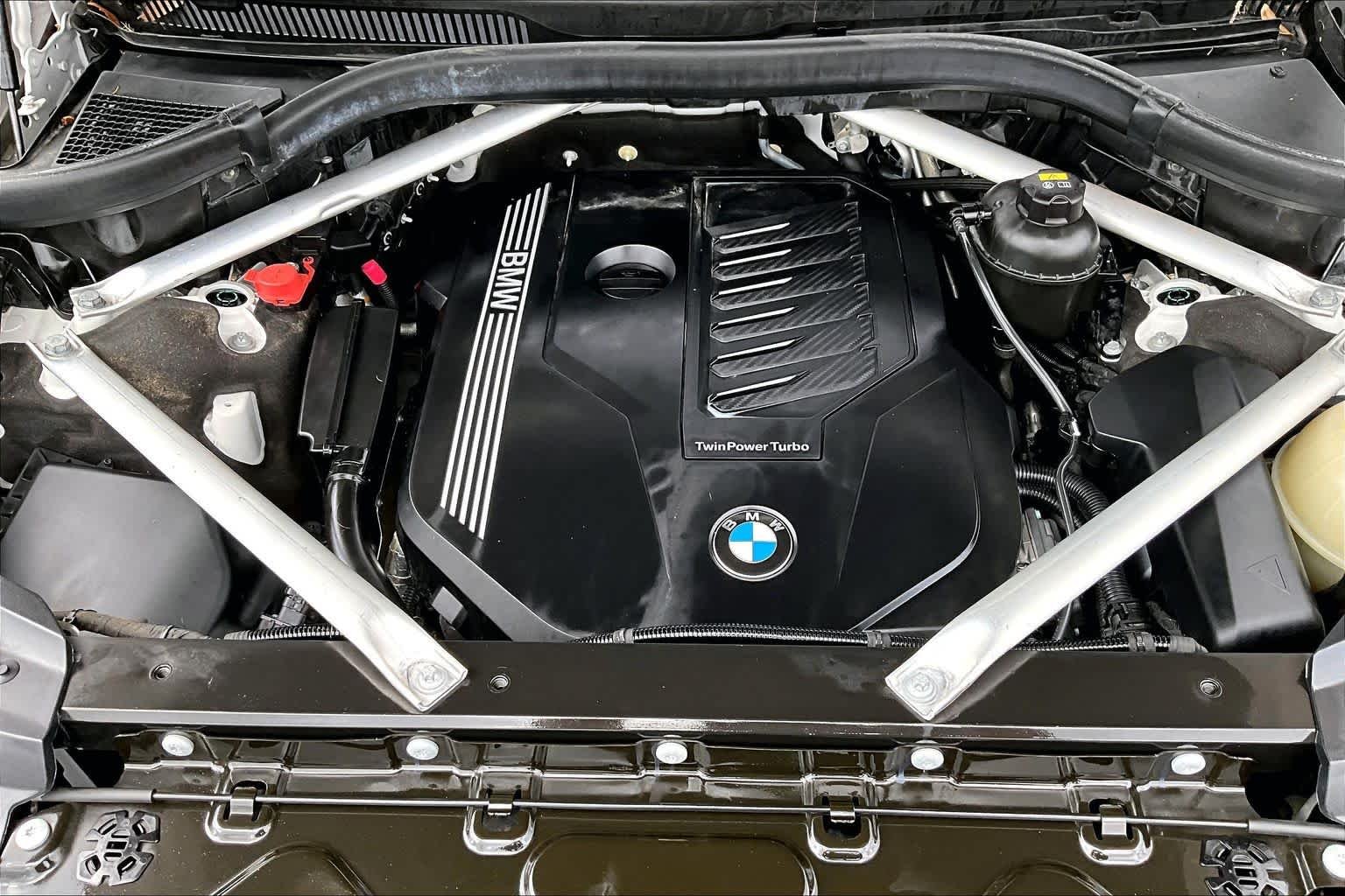 Used 2020 Mineral White Metallic BMW xDrive40i image 32