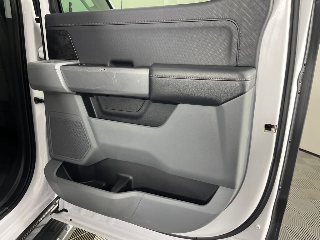 Used 2021 Oxford White Ford XLT image 13