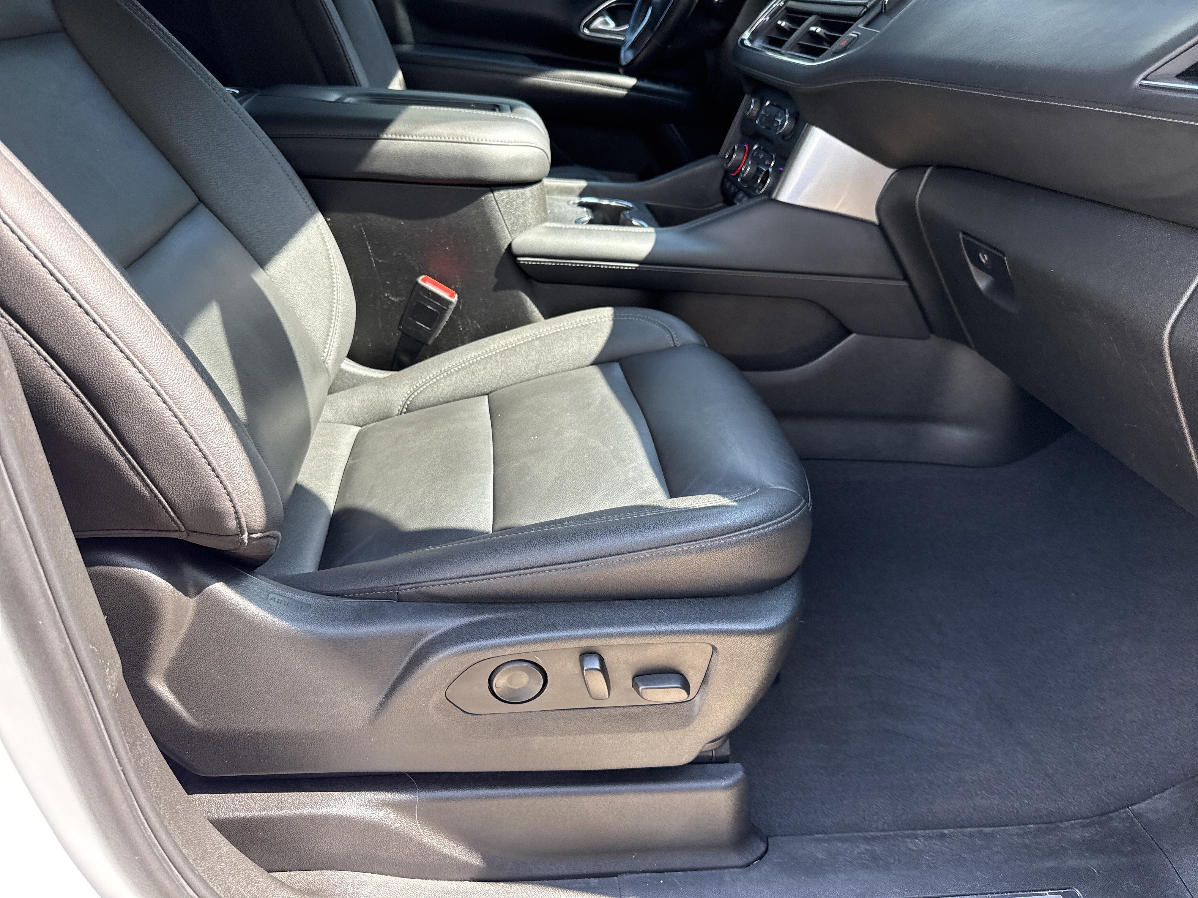 Used 2022 Summit White Chevrolet LT image 13