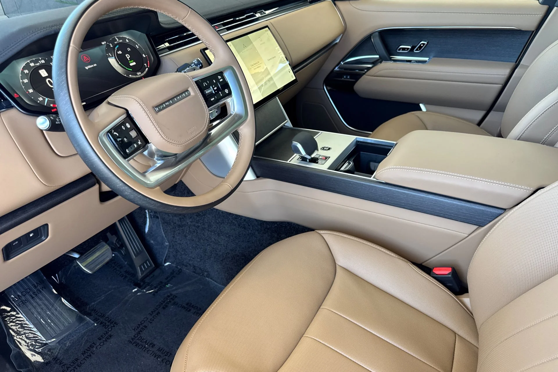 New 2026 SANTORINI BLACK Land Rover SE image 13