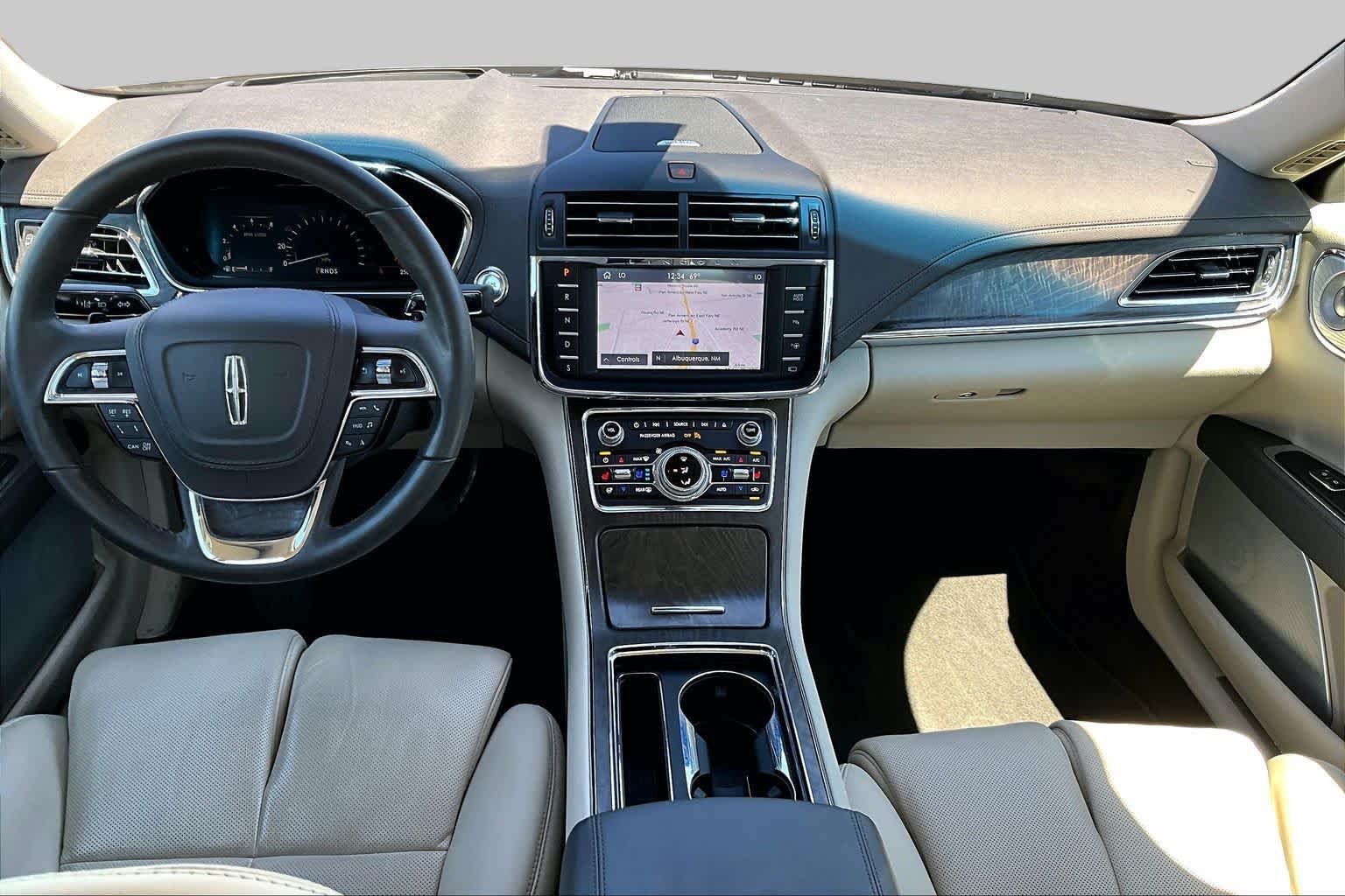 Used 2019 Ceramic Pearl Metallic Lincoln Reserve image 13