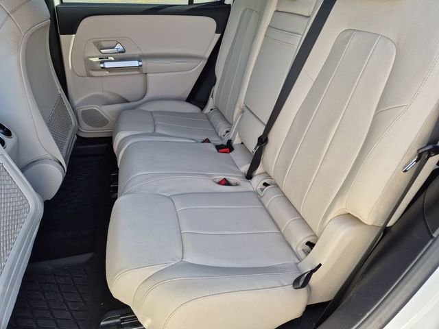Used 2021  Mercedes-Benz GLB 250 image 22