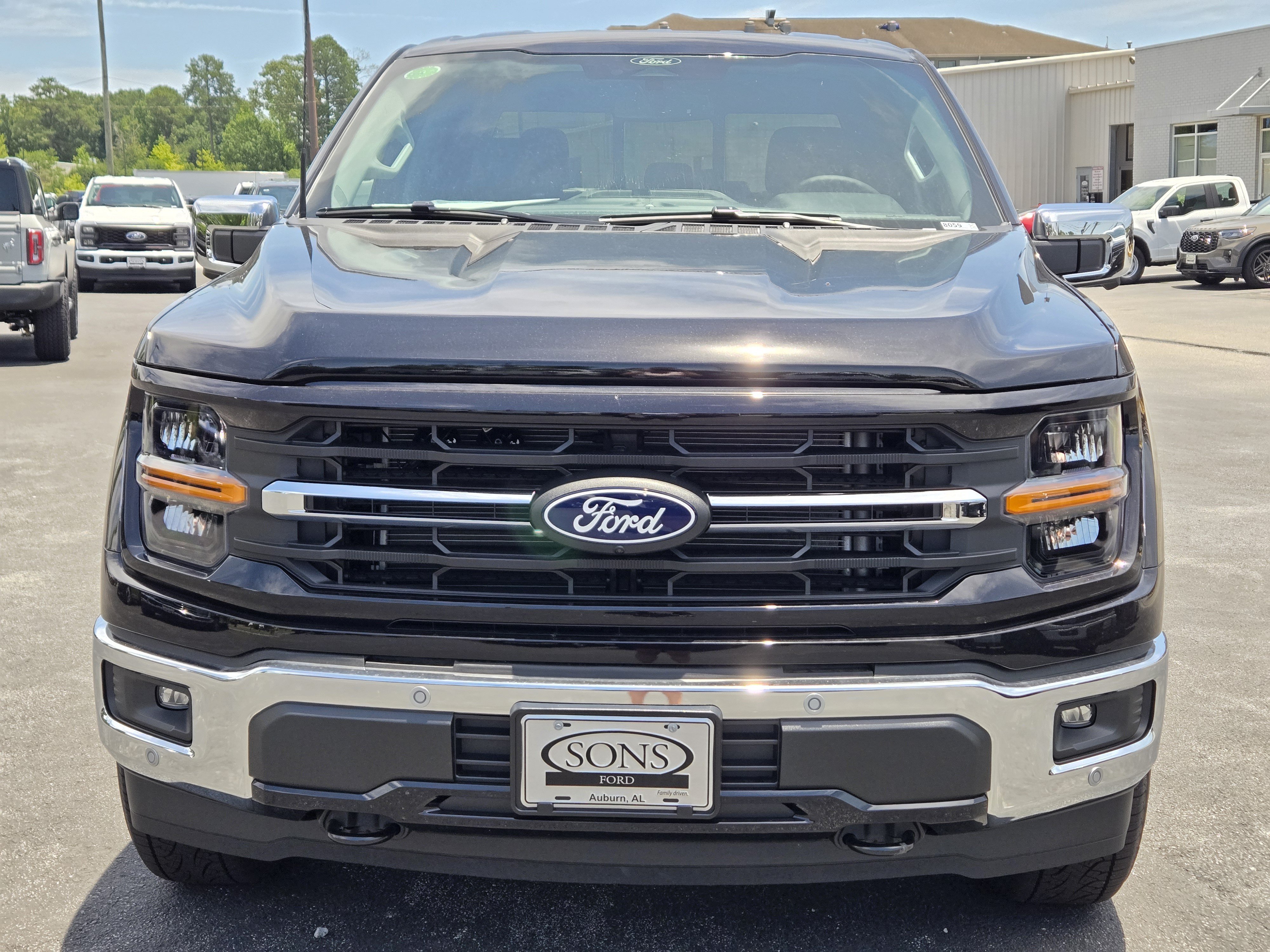 New 2026 AGATE BLACK METALLIC FORD XLT image 3