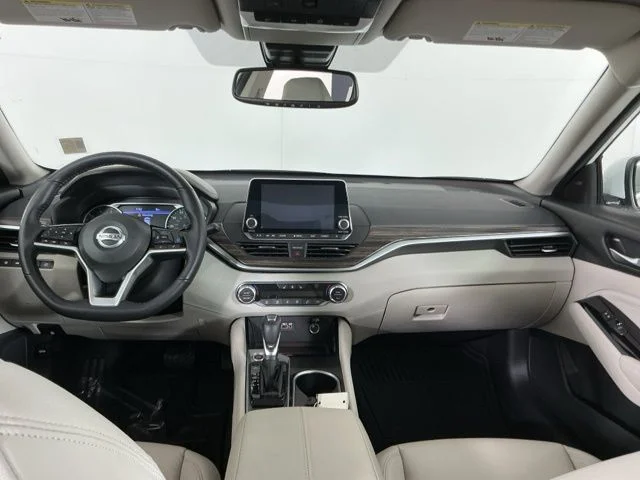 Used 2021  Nissan 2.5 Platinum image 25
