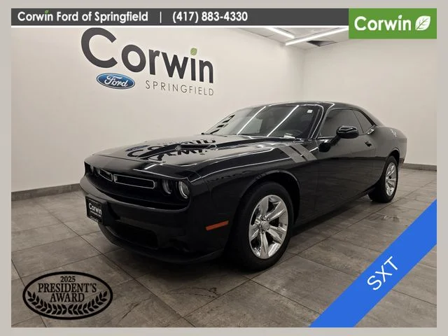 Used 2015 Pitch Black Clearcoat Dodge SXT image 1