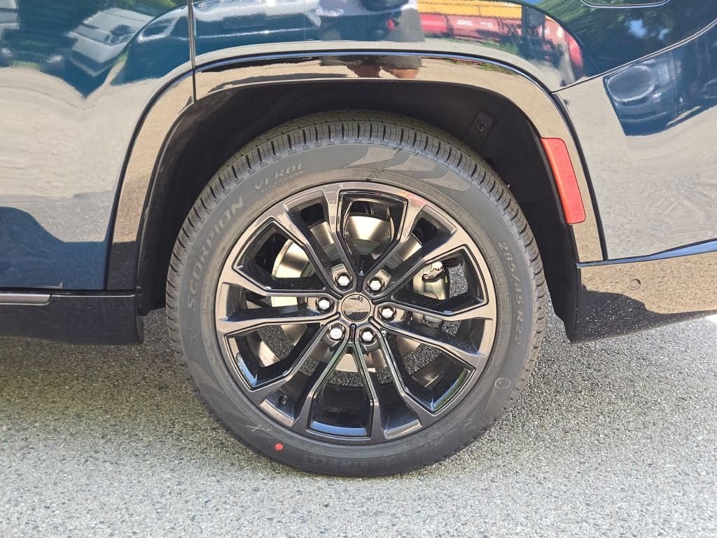 New 2026 Fathom Blue Pearl-Coat Exterior Paint (Late Availability) Jeep Summit Reserve image 17