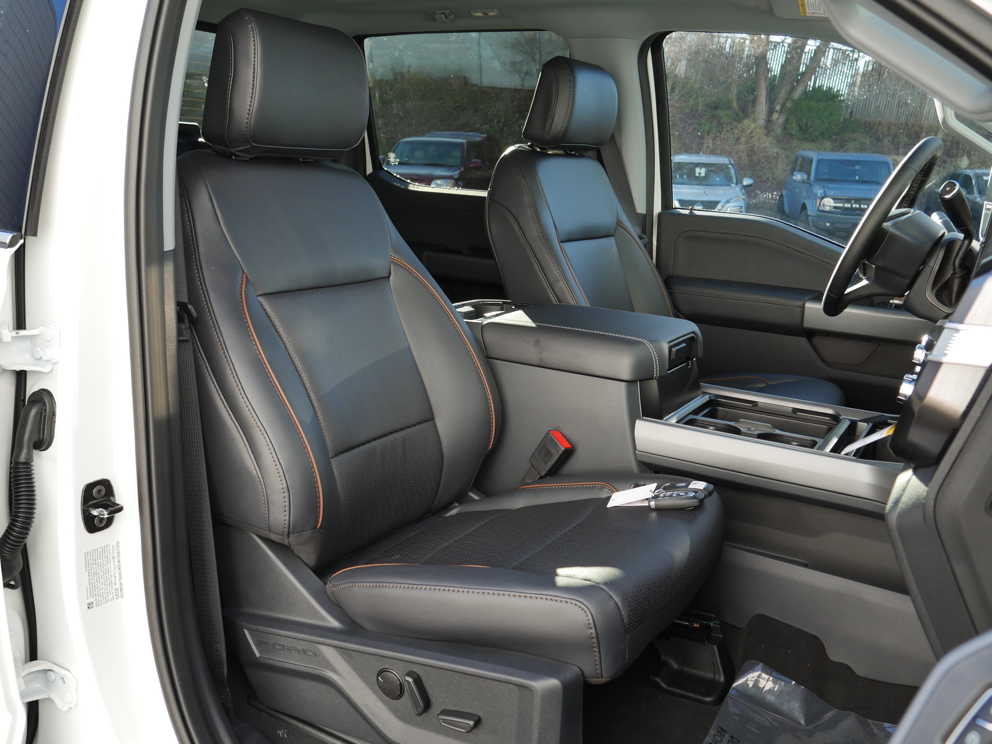 New 2026 Star White Metallic Tri-Coat Ford F-350® Lariat® image 32