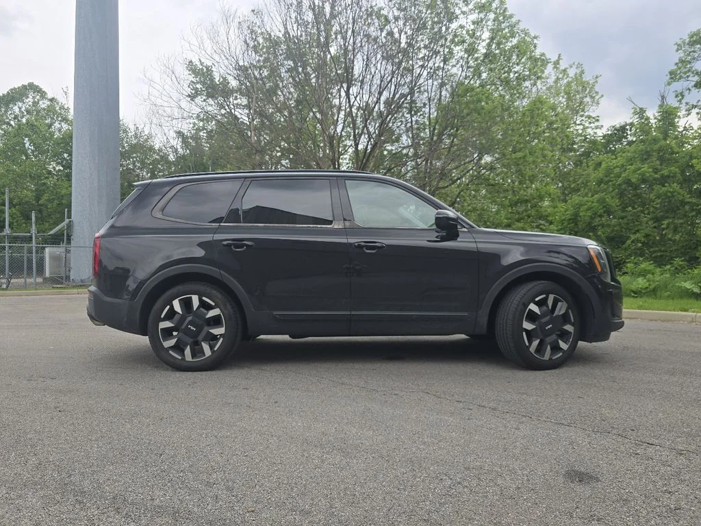 Used 2022 Black Kia SX image 19