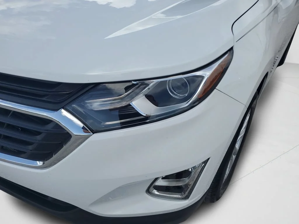 Used 2020 SUMMIT WHITE Chevrolet LT image 23