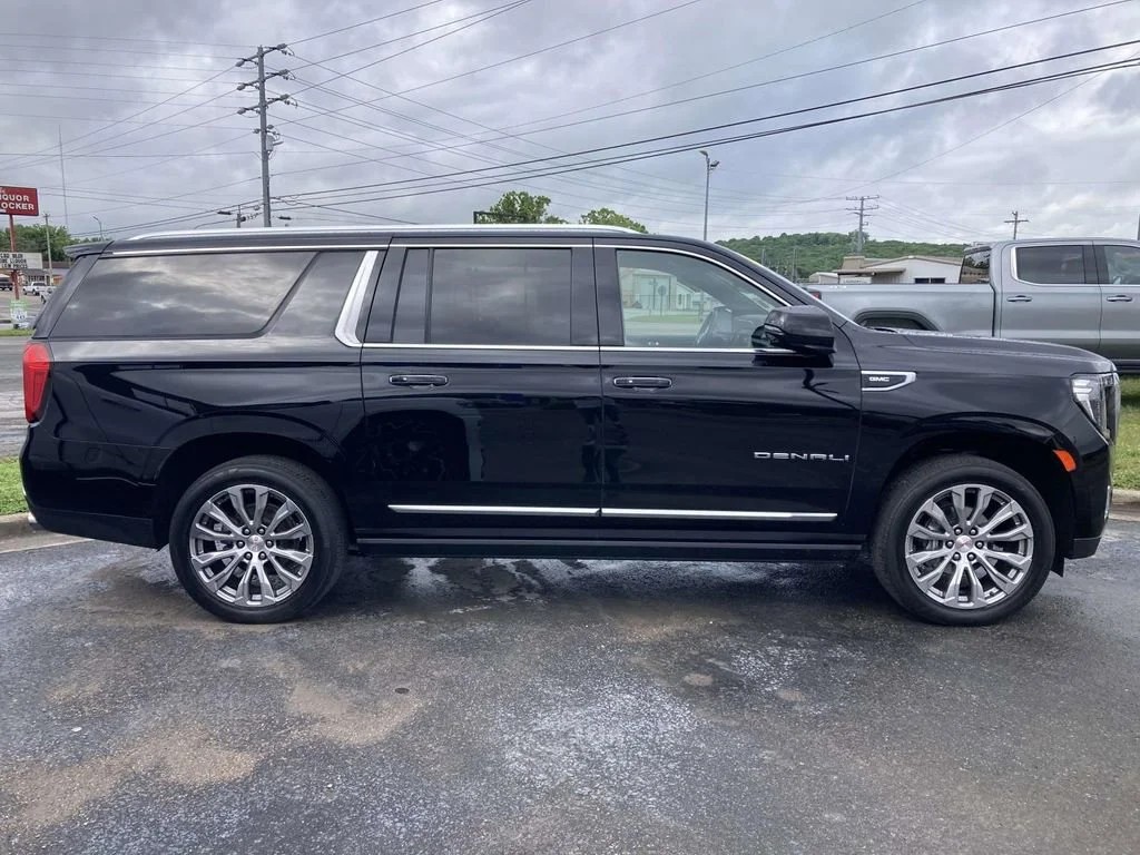 Used 2021 ONYX BLACK GMC Denali image 2