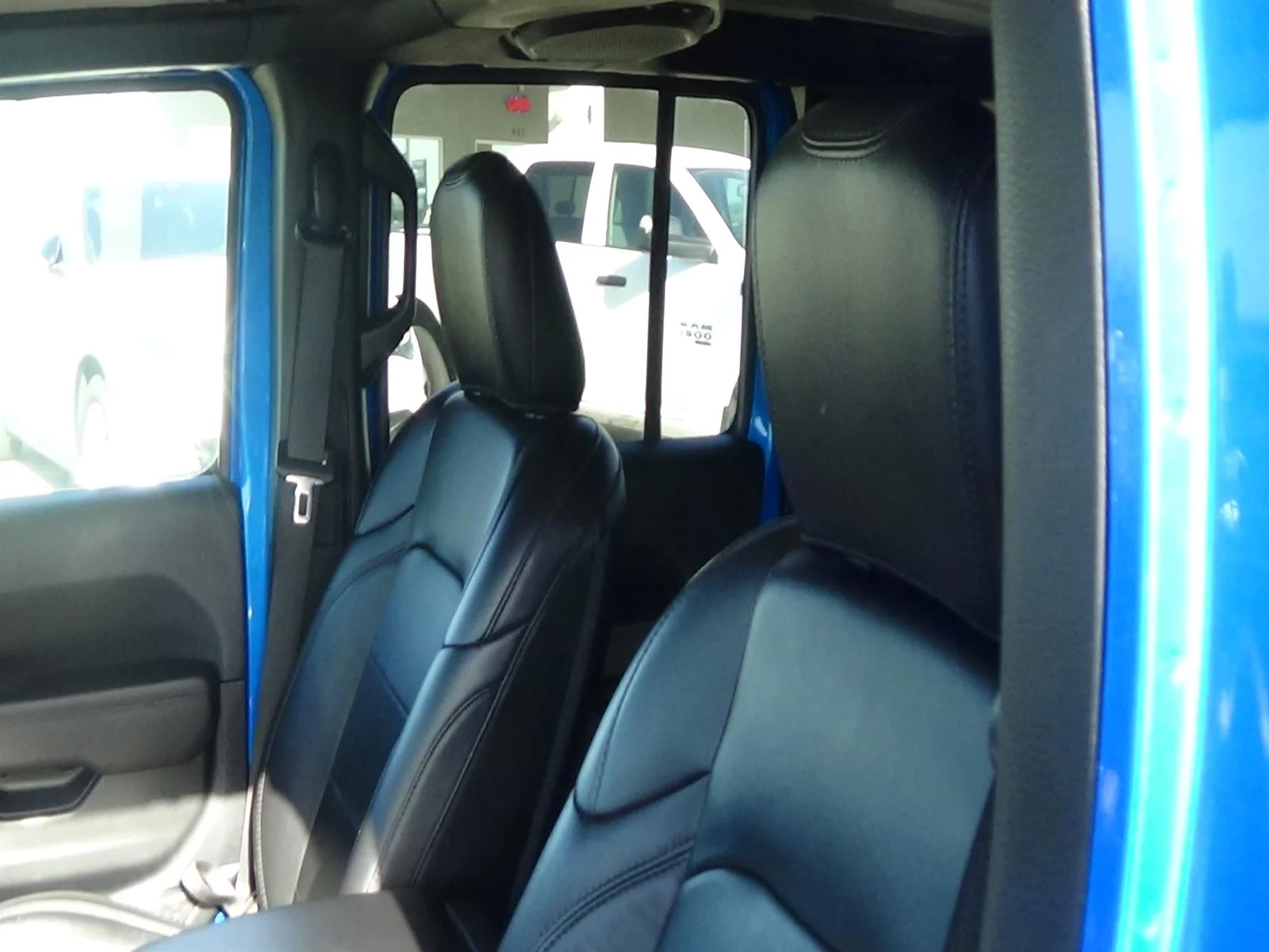 Used 2021 Hydro Blue Pearl Coat (pbj) Jeep Sahara Altitude image 16