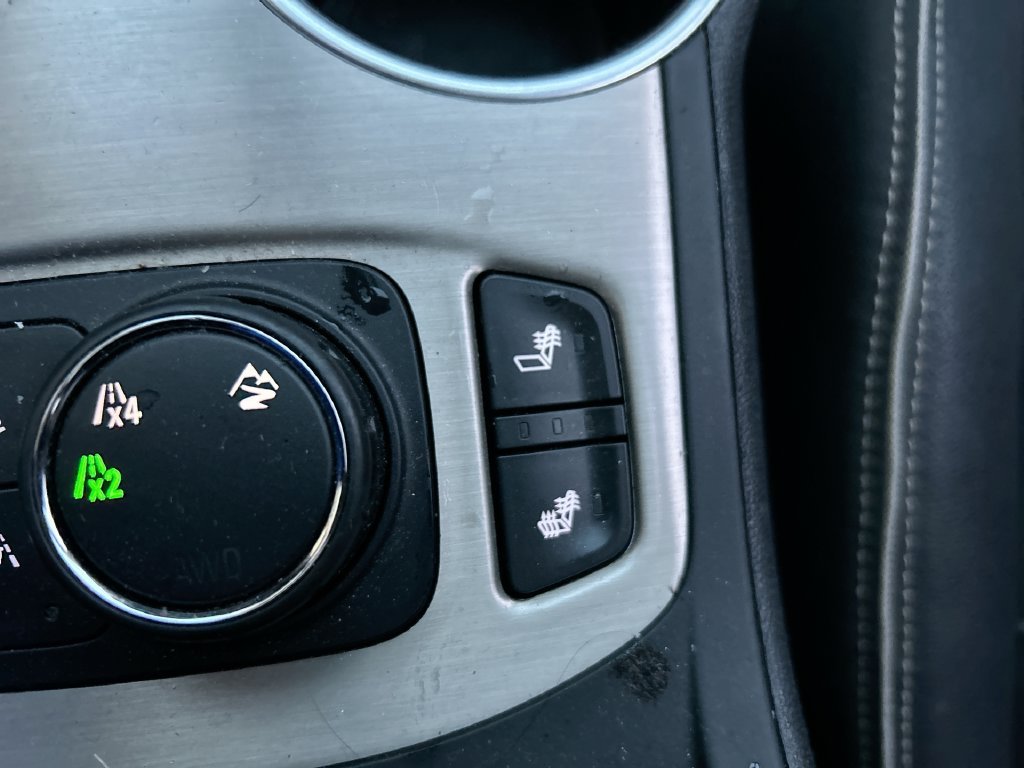 Used 2019 Silver GMC Denali image 33