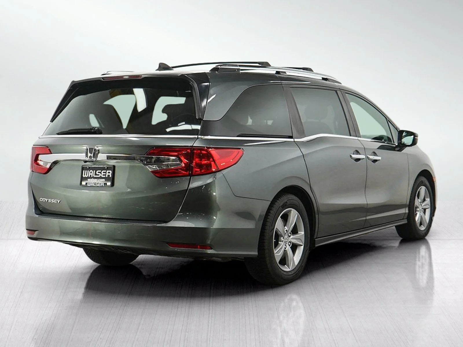 Used 2018 Modern Steel Metallic Honda EXL w/ Nav image 5