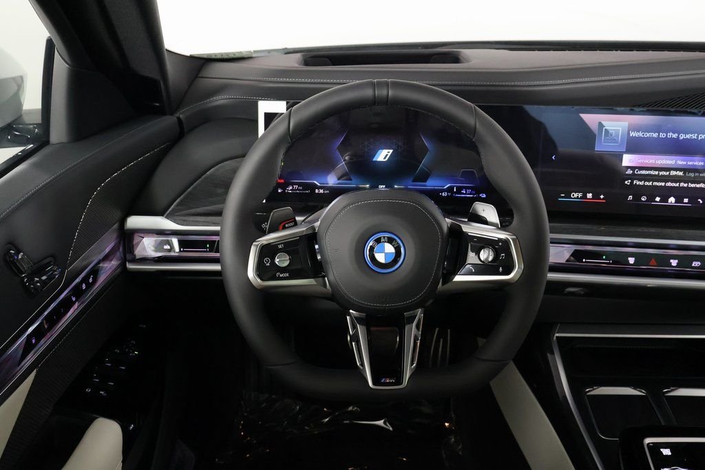 2026 Bmw 750e photo 2