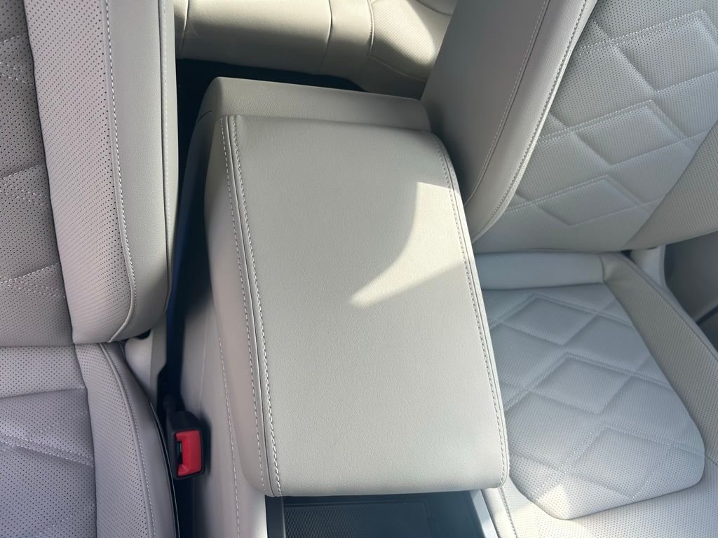 New 2026 Silver Volkswagen SE w/Technology image 36