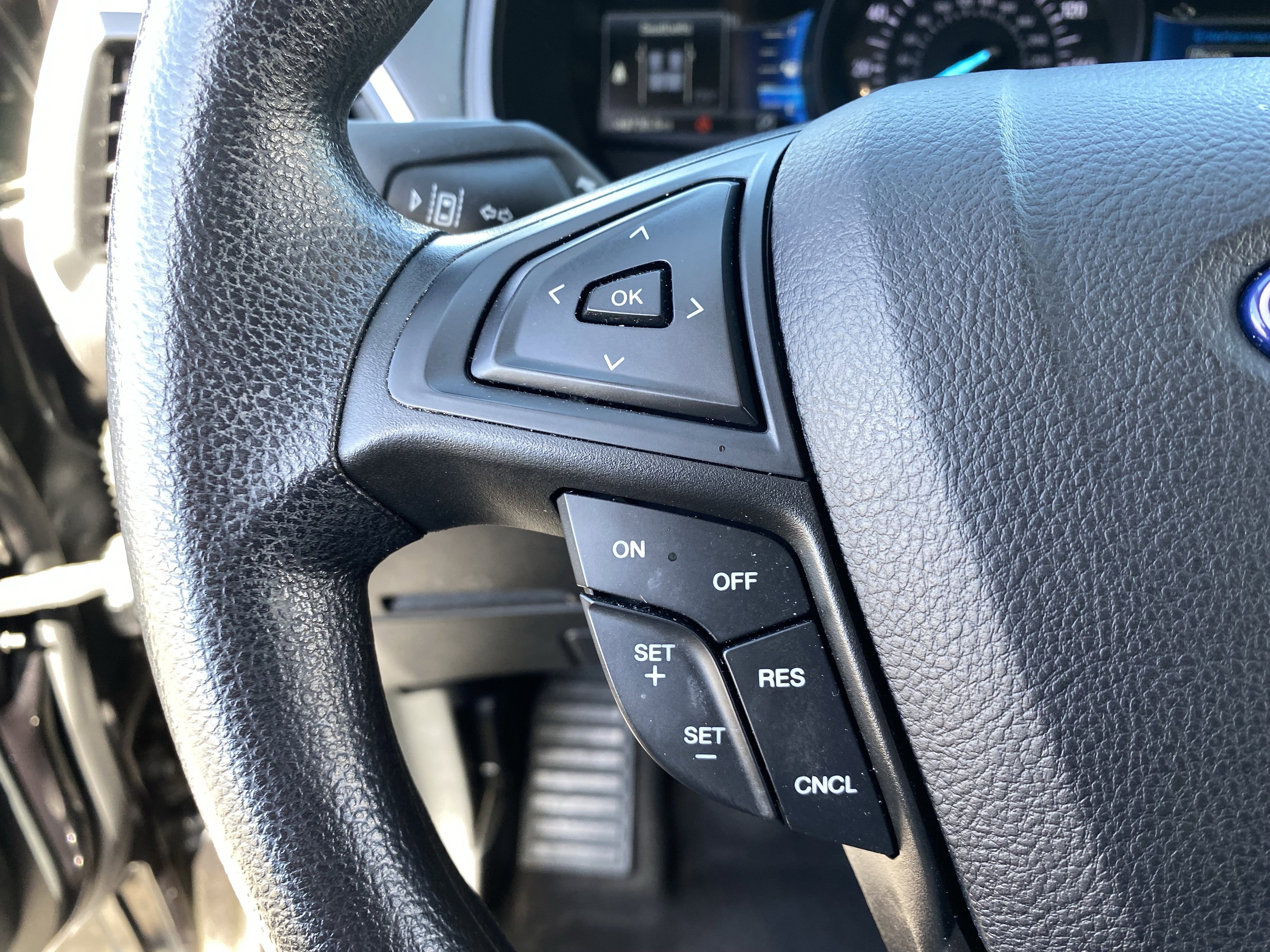 Used 2023 Agate Black Metallic Ford SE image 27