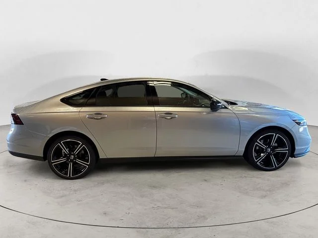 New 2026 Silver Honda SE image 7