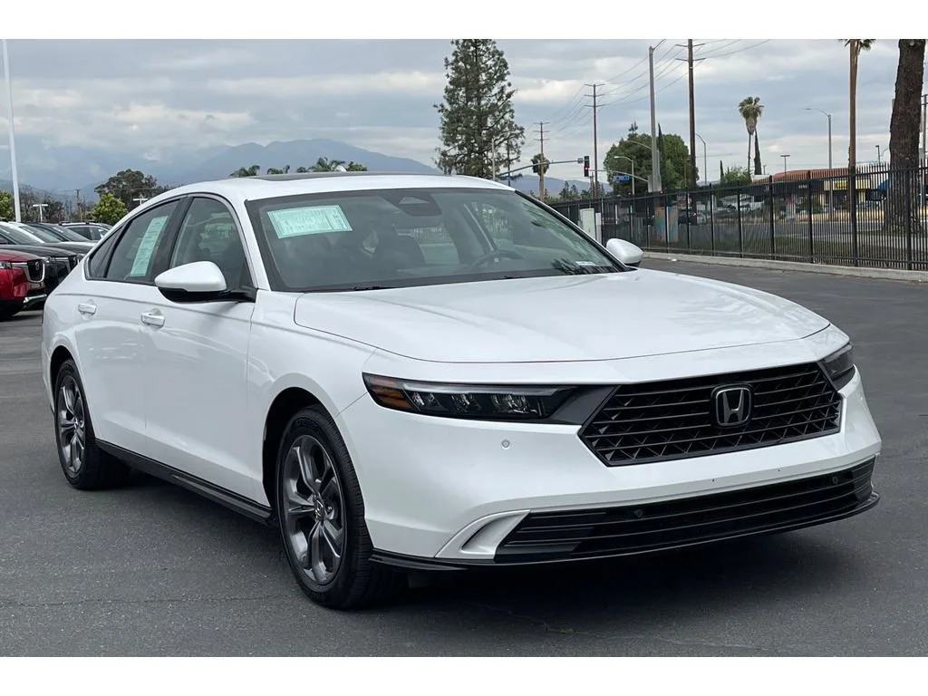Certified Used 2025 Platinum White Pearl Honda HYBRID EX-L image 63