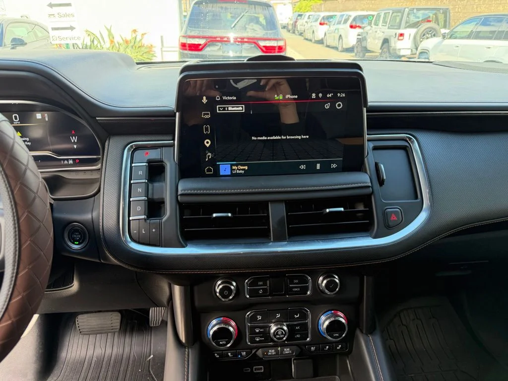 Used 2024 White GMC AT4 image 24