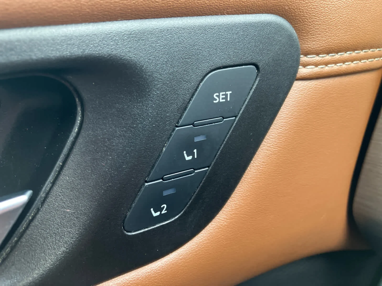Used 2023 Boulder Gray Pearl Nissan Platinum image 13