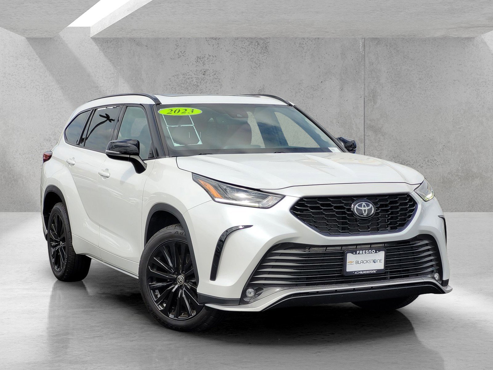 2023 Toyota Highlander XSE AWD's photo