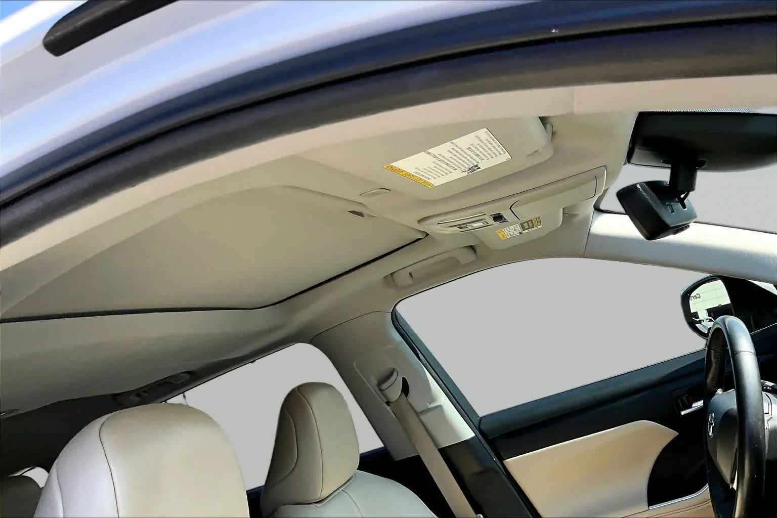 Used 2023 Wind Chill Pearl Toyota Hybrid XLE image 12