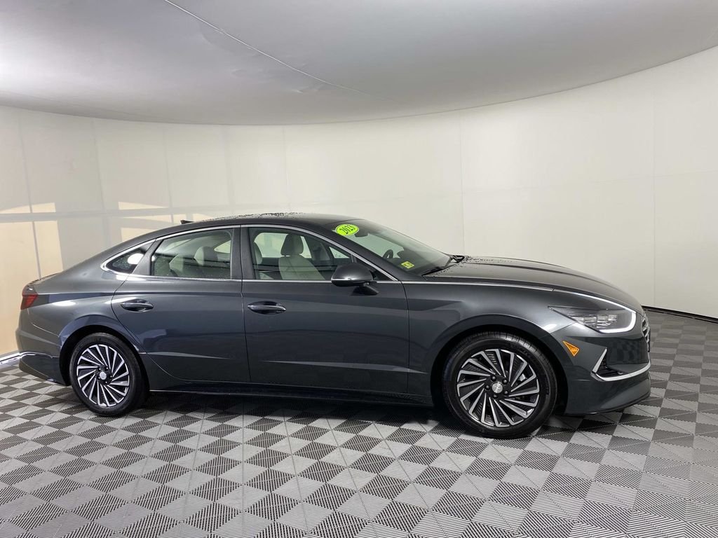 Used 2023 Gray Hyundai SEL image 10
