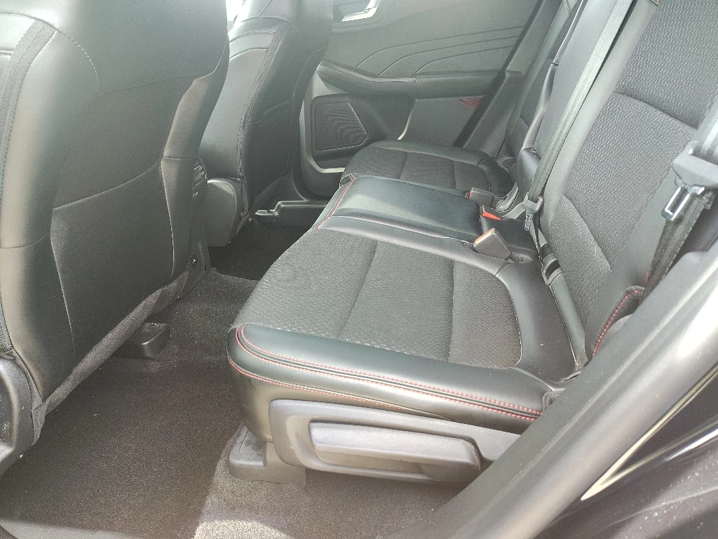 Used 2025 Agate Black Metallic Ford ST-Line image 10