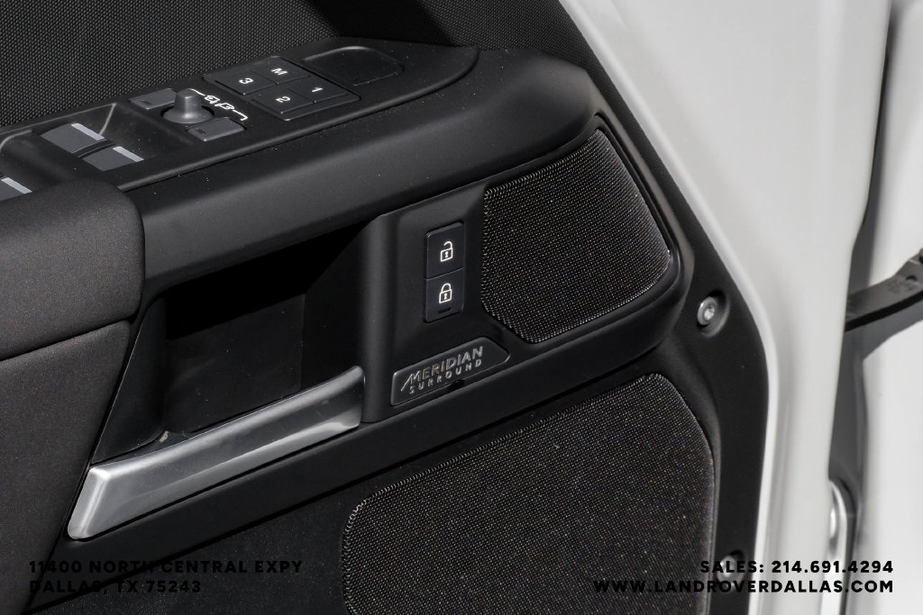 New 2026 Fuji White Land Rover X-Dynamic SE image 43