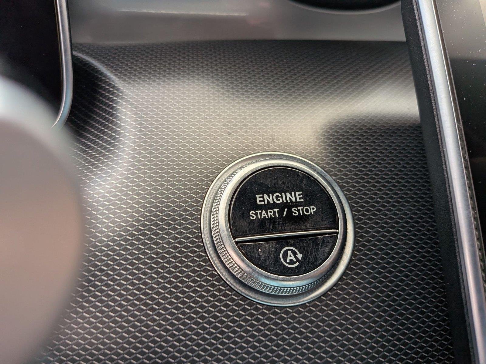 Used 2023 MANUFAKTUR Selenite Grey Magno Mercedes-Benz C 300 image 27
