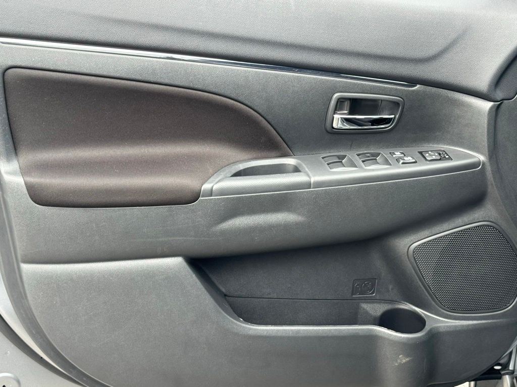 Used 2025  Mitsubishi 2.0 Trail Edition image 16