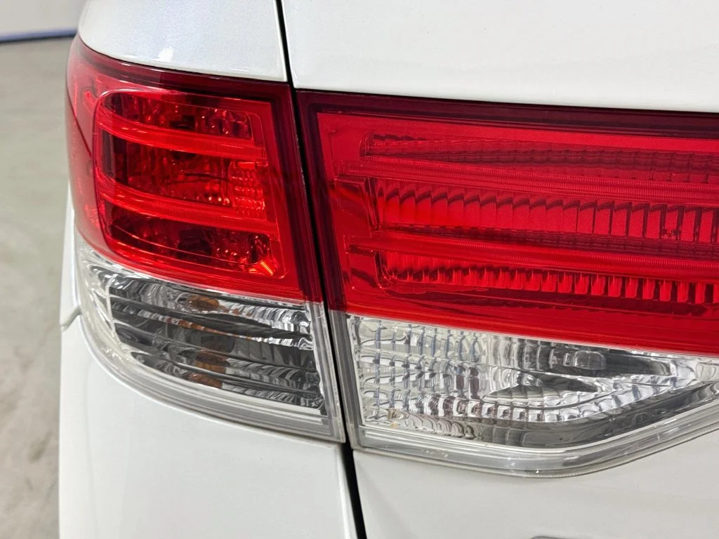 Used 2015 White Honda EX-L image 35