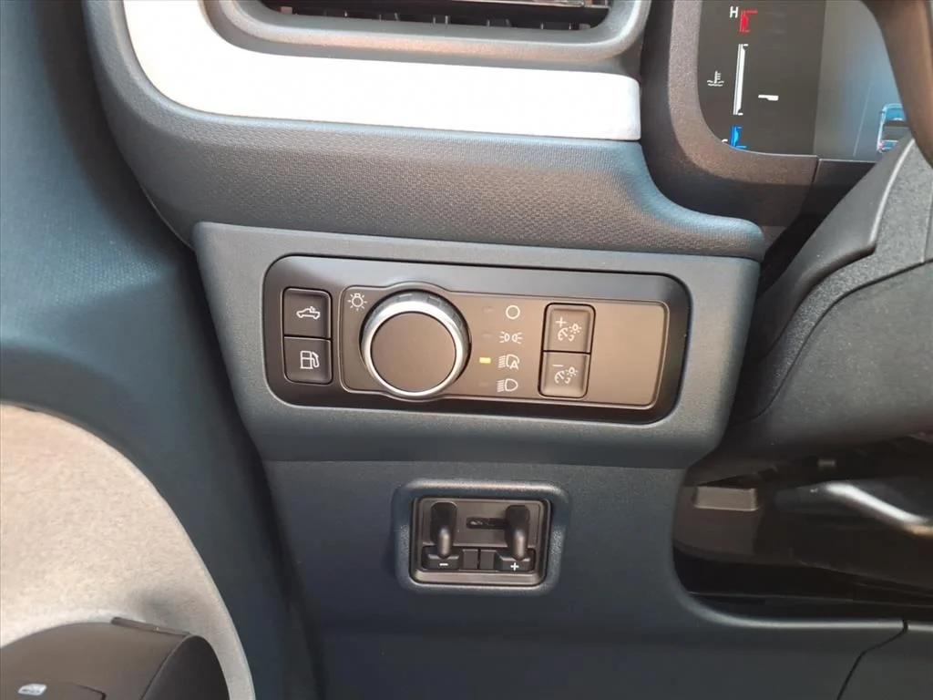 New 2026 Azure Gray Metallic Tri-Coat Ford XLT image 17