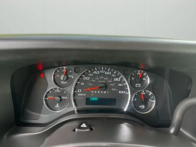 Used 2025 White GMC Work Van image 17