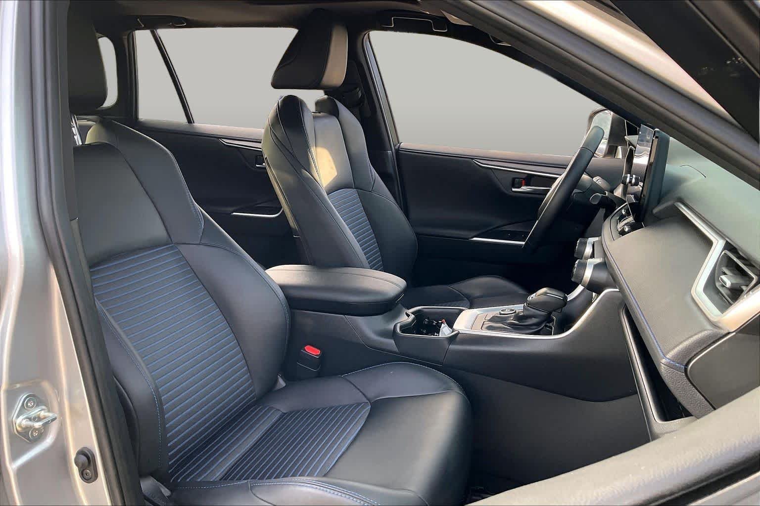 Used 2025 Silver Sky Metallic/Midnight Black Metallic Toyota Hybrid XSE image 9