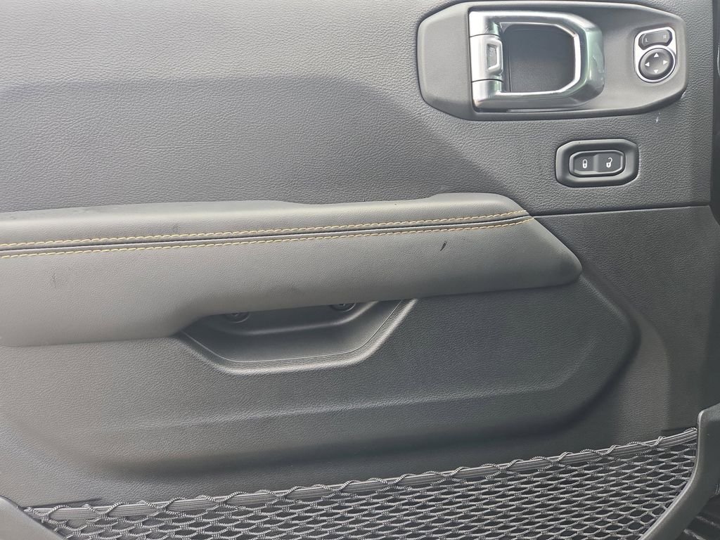 2025 Jeep Wrangler 4-Door Sahara - Photo 31