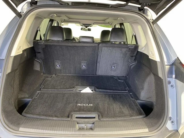 Used 2023 Gray Nissan SL image 8