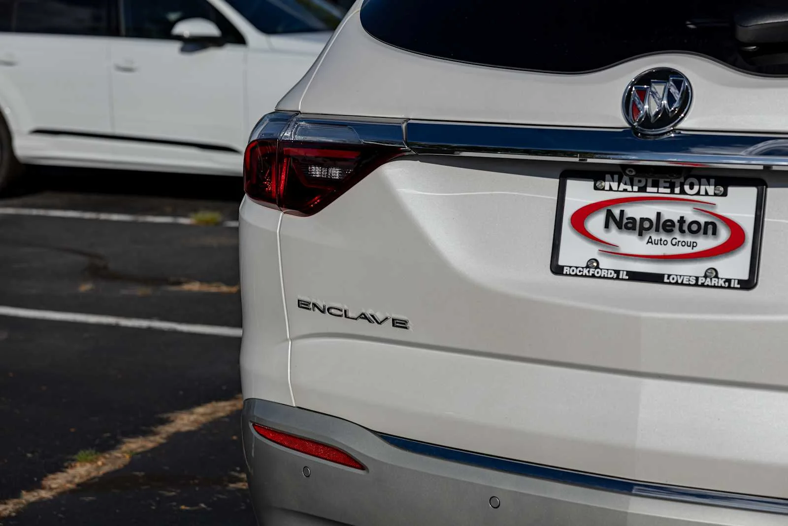Used 2024 White Frost Tricoat Buick Essence image 38